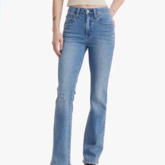 Levi's Women's 725 High Rise Bootcut Jeans 28 light wash - Picture 3 of 11